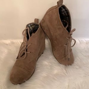 “Trying Not To Get A Wedgie” shoe booties